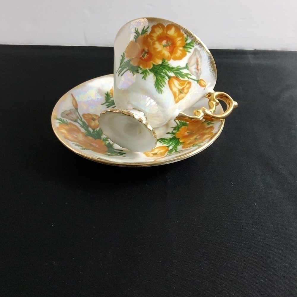 August Poppy Teacup & Saucer - Picture 3 of 4